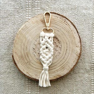 PORTACHIAVI IN MACRAME, Accessori Boho per Auto, Casa, Borsa, Bomboniere Segnaposto per Matrimonio o Battesimo, Earthy Charm Decor, Handmade
