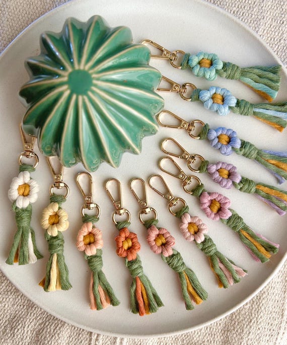 DAISY MACRAME KEY RING, Car and Home Key Accessories, Colorful Bag Key Ring, Handmade Gift, Flower Favor, Cotton