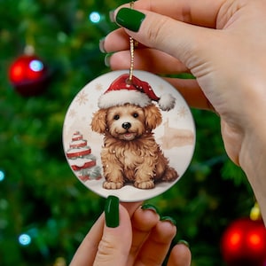 Décoration de Noël ronde en céramique pour chien Cockapoo de Noël