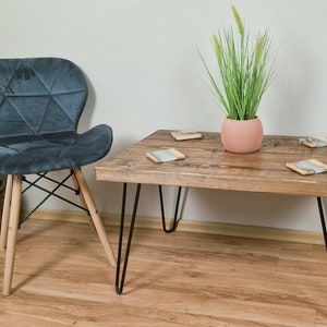 Mesa de centro rústica: muebles de granja de madera maciza, mesa auxiliar, madera recuperada, patas en forma de horquilla y diseño de tableros múltiples imagen 2