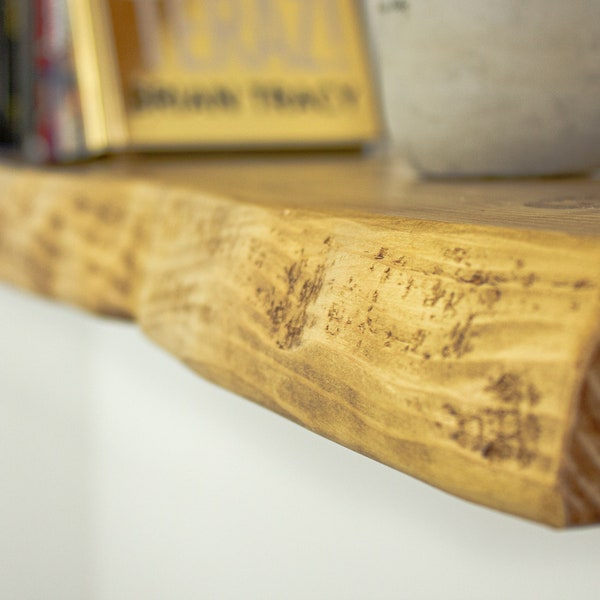 Live Edge zwevende houten plank (17 cm x 4,5 cm) met verborgen beugels - een natuurlijk accent voor uw badkamer of een elegante wandgemonteerde boekenplank