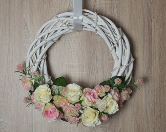 Wianek na drzwi 30 cm kwiaty drewniane róże shabby chic wiosna lato różowy biały zielony ręcznie robiony
