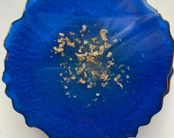 Resin coasters: blue agate shaped coasters with gold center and gilding, set of 4