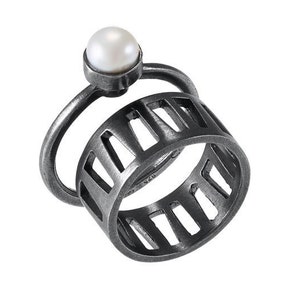 Silver Oxidized Ring Real Pearls, Silver 925 Cutout Band, Perfect Gift for Mom, Elegant Jewellery, Christmas Gift Cheshire Isida Ring image 2