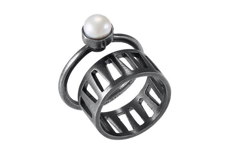 Silver Oxidized Ring Real Pearls, Silver 925 Cutout Band, Perfect Gift for Mom, Elegant Jewellery, Christmas Gift Cheshire Isida Ring image 2