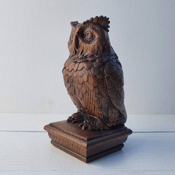 Owl Wooden Finial for Staircase Newel Post,  Painted, 1pc, Owl finial bed post, Owl statue of wood, Decorative Newel Post Cap Bird Face