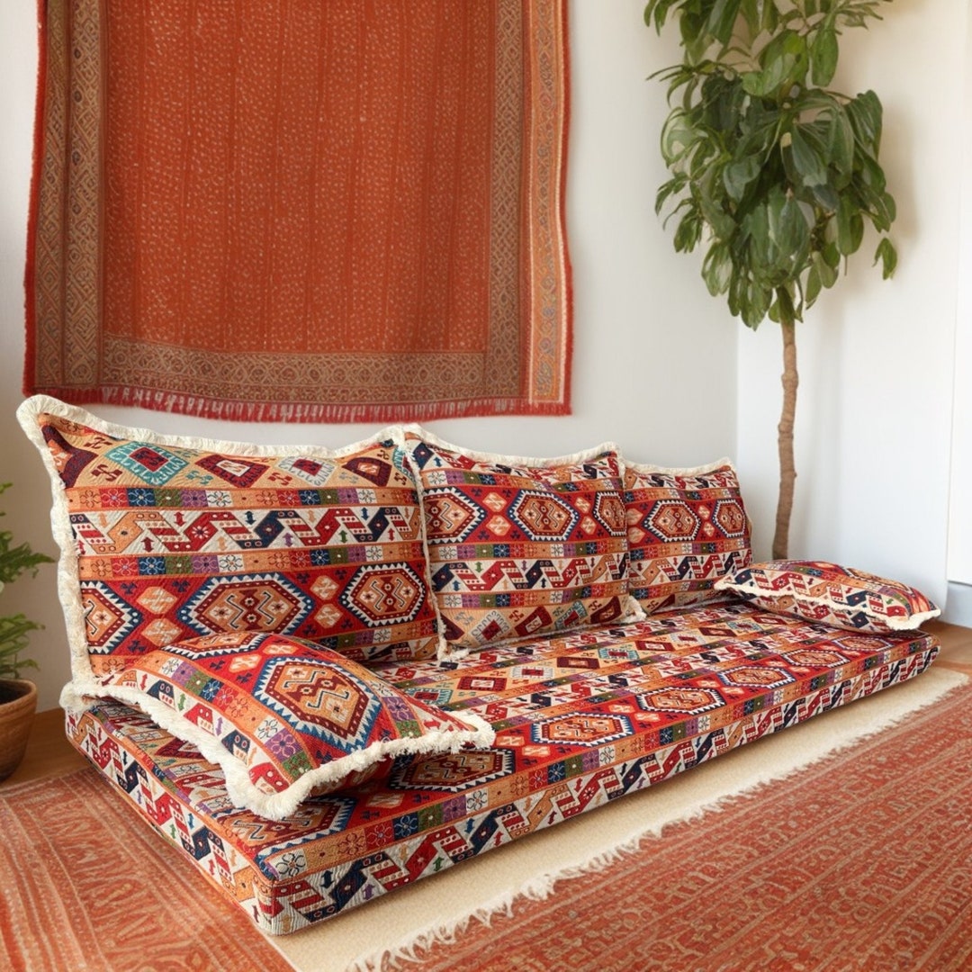 枕 Moroccan floor Pillow Cushion Amazon.com: The Moroccan Boho Floor Pillow Cover - Kilim