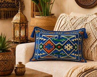 Handmade Turkish Kilim Cushion Cover 65 x 45 cm | Double Sided Lumbar Pillow Cover with Tassels | Boho Moroccan Farmhouse Sofa Decor