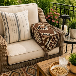 Handmade rectangular Turkish kilim bolster cushion cover majlis armrest cover with double-sided woven fabric and tassels