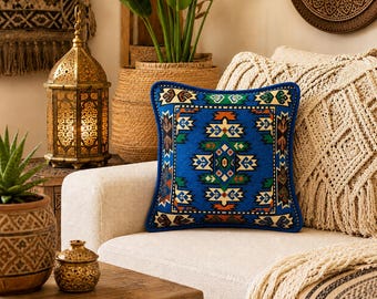 Artisan handmade 40 x 40 cm sofa cushion cover with geometric Turkish kilim patterns
