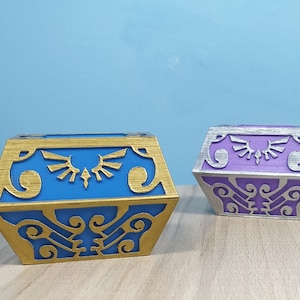 Skyward Sword-schatkist | (Zelda-geïnspireerd) | Aangepaste kleuren gepersonaliseerd | Scharnierend met opberger | Handgeschilderd | 3D-geprint |