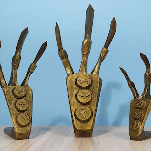 Golden Claw from Skyrim | Accurate Glyphs | Detailed Design | Quest Item | Hand Painted | 3 Sizes |  3D Printed