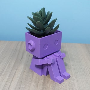 Cute Little Sitting Robot Planter,home Decor for Small Sized Plants ...