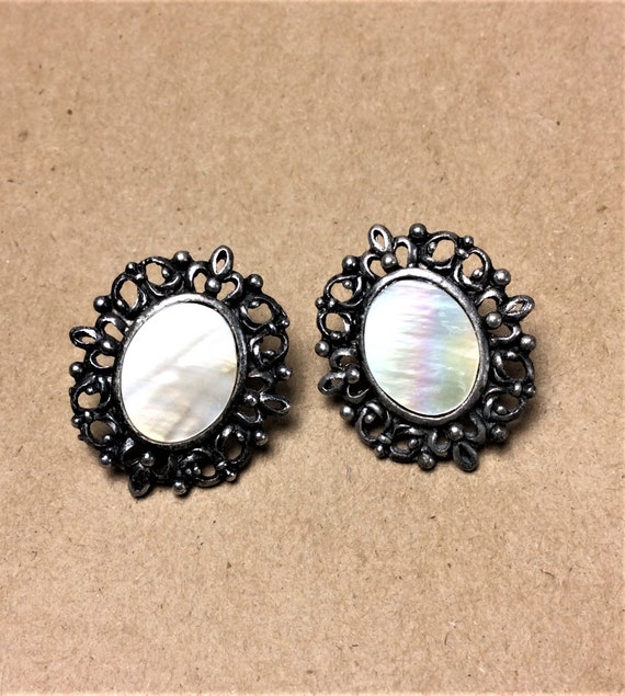 VTG Mother of Pearl Earrings Oval Disks in Antique