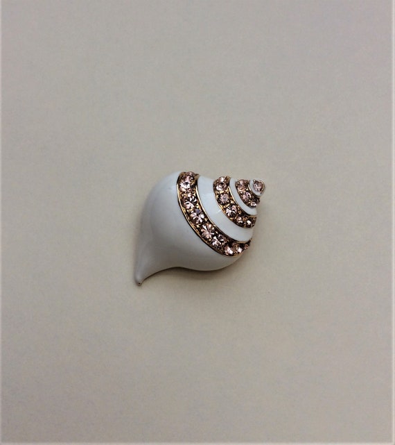 Vintage KJL Kenneth J Lane Shell Brooch Pendant: … - image 3