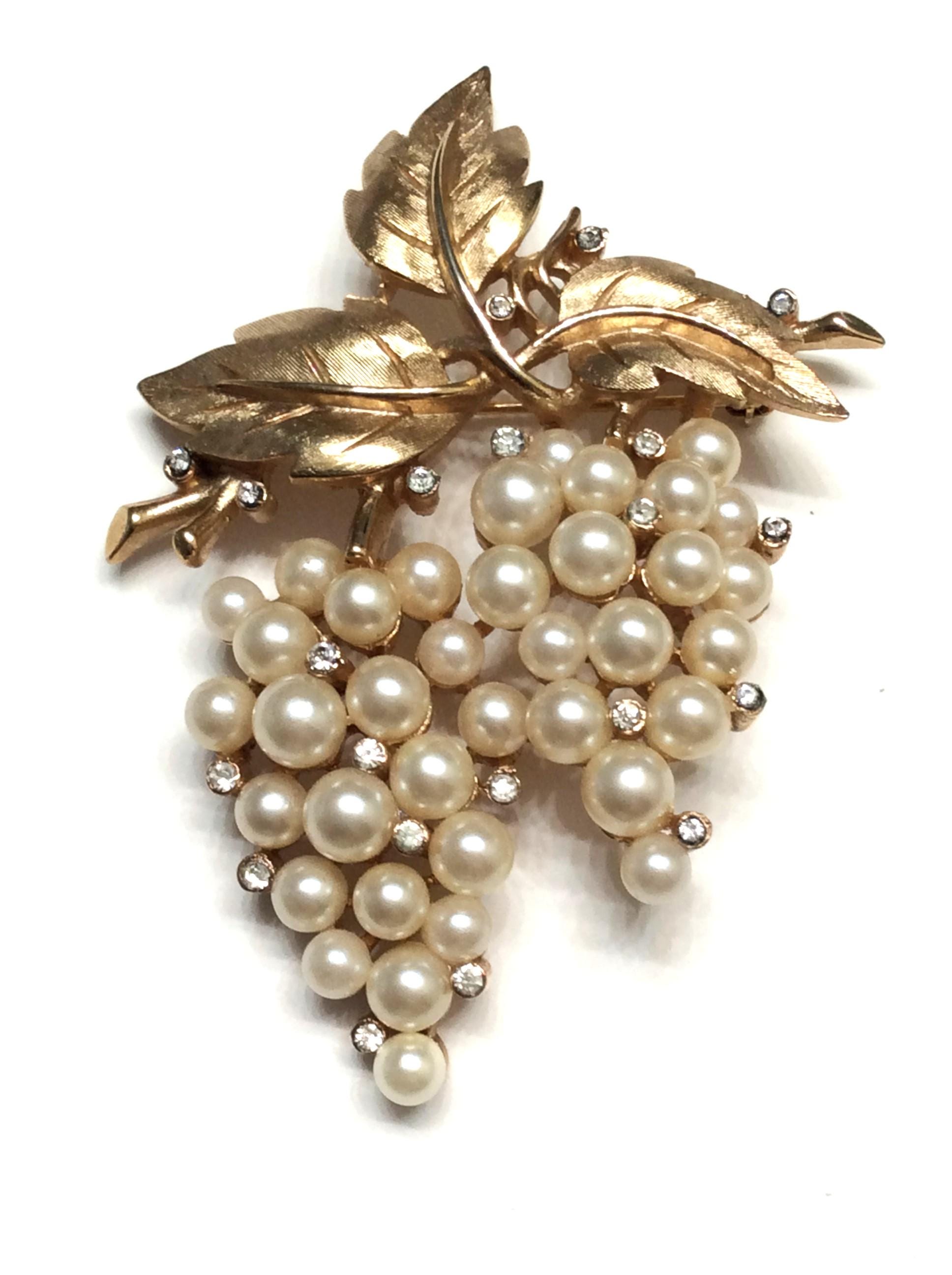 Crown Trifari - Etsy
