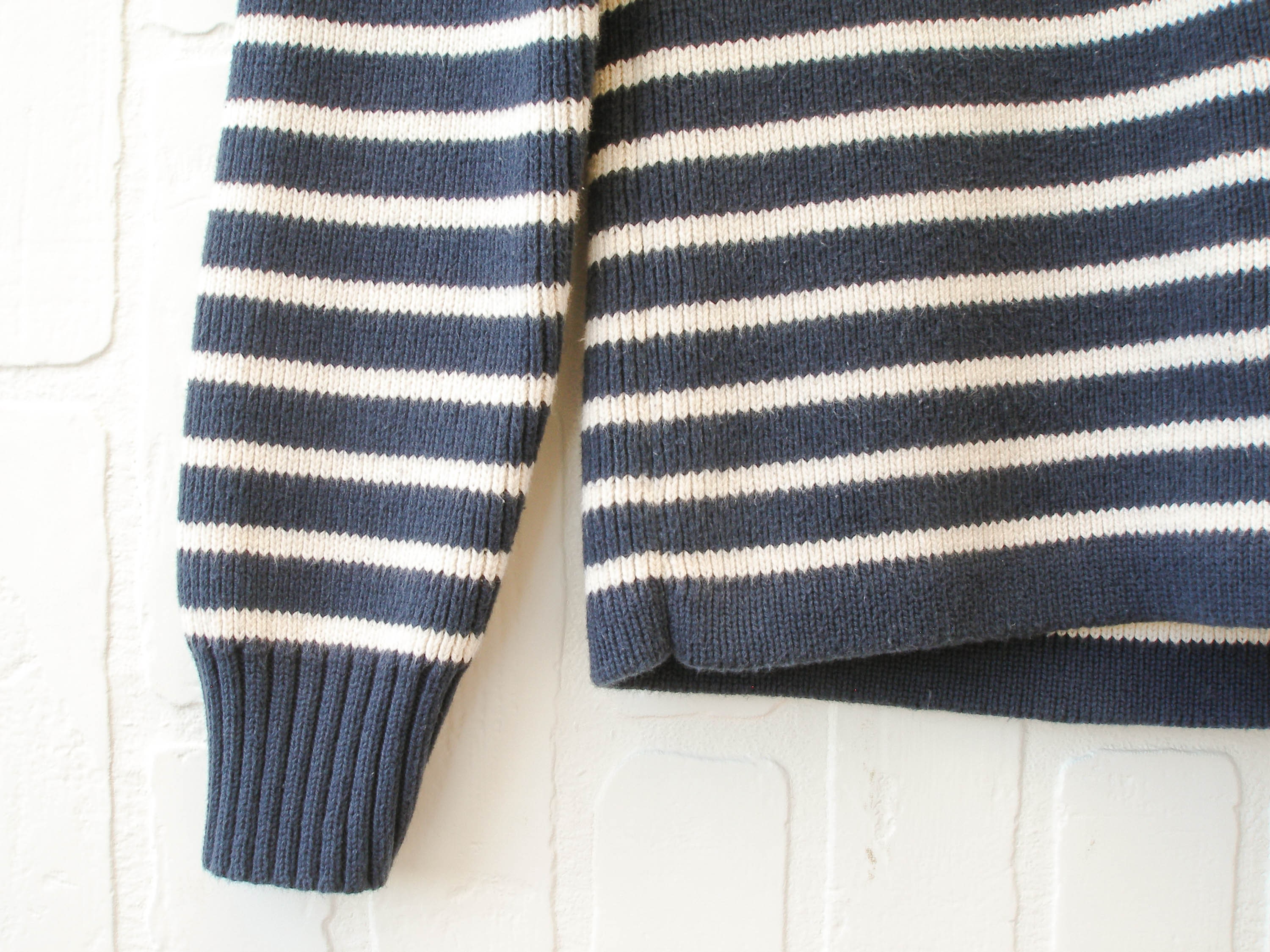 Vintage 90s GAP Navy Blue & White Knit Striped Sweater