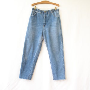 Vintage 90s high waisted mom jeans by Lee | Relaxed/baggy denim jeans | Size 14/Large