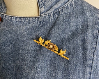 Vintage Gold Brooch