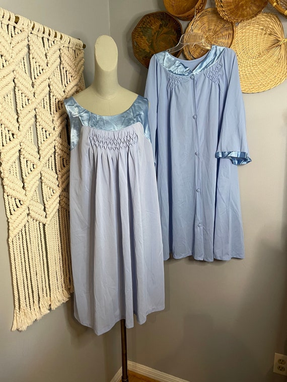 Vintage Powder Blue 70s Night Gown and Robe Set - image 3