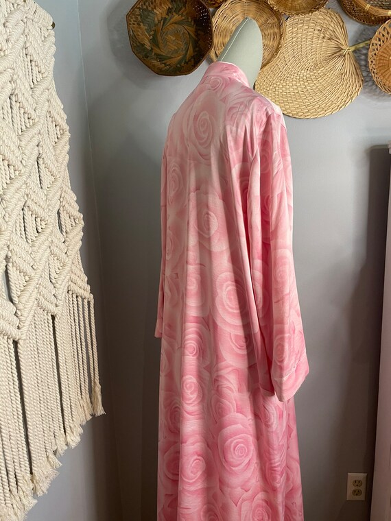 Vintage 90s Natori Night Gown and Robe Gem