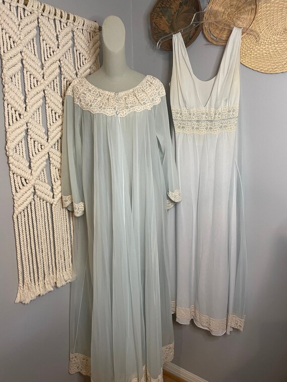 Vintage 60s Neiman Marcus Night Gown and Robe Set - image 3