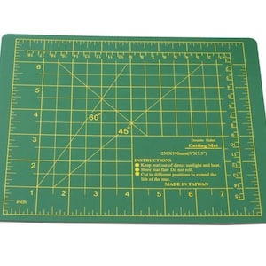 9&quot; x 7-1/2&quot; x 3mm self healing double sided green cutting mat