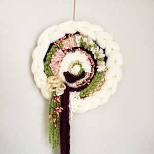 Circle round weaving wall art decor circular woven wall hanging green purple white texture 3D flower spring