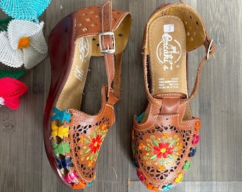 Cacahi's Ankle Strap Low Wedges