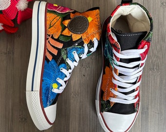 Embroidered Wmns Hi-Top Sneakers ( US 8  )