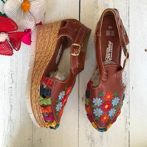 Garibay&#39;s Ankle Strap Wedges