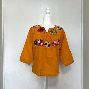 Julieta&#39;s Embroidered Blouse ( M/L )