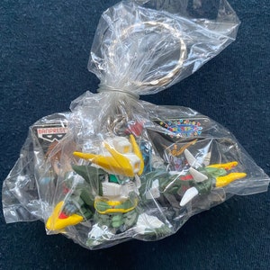 Vintage 1999 Banpresto Gundam HG MS W Wing Gundam EW Part 2 Altron Gundam Gashpon Key Holder Keychain Mini Figure