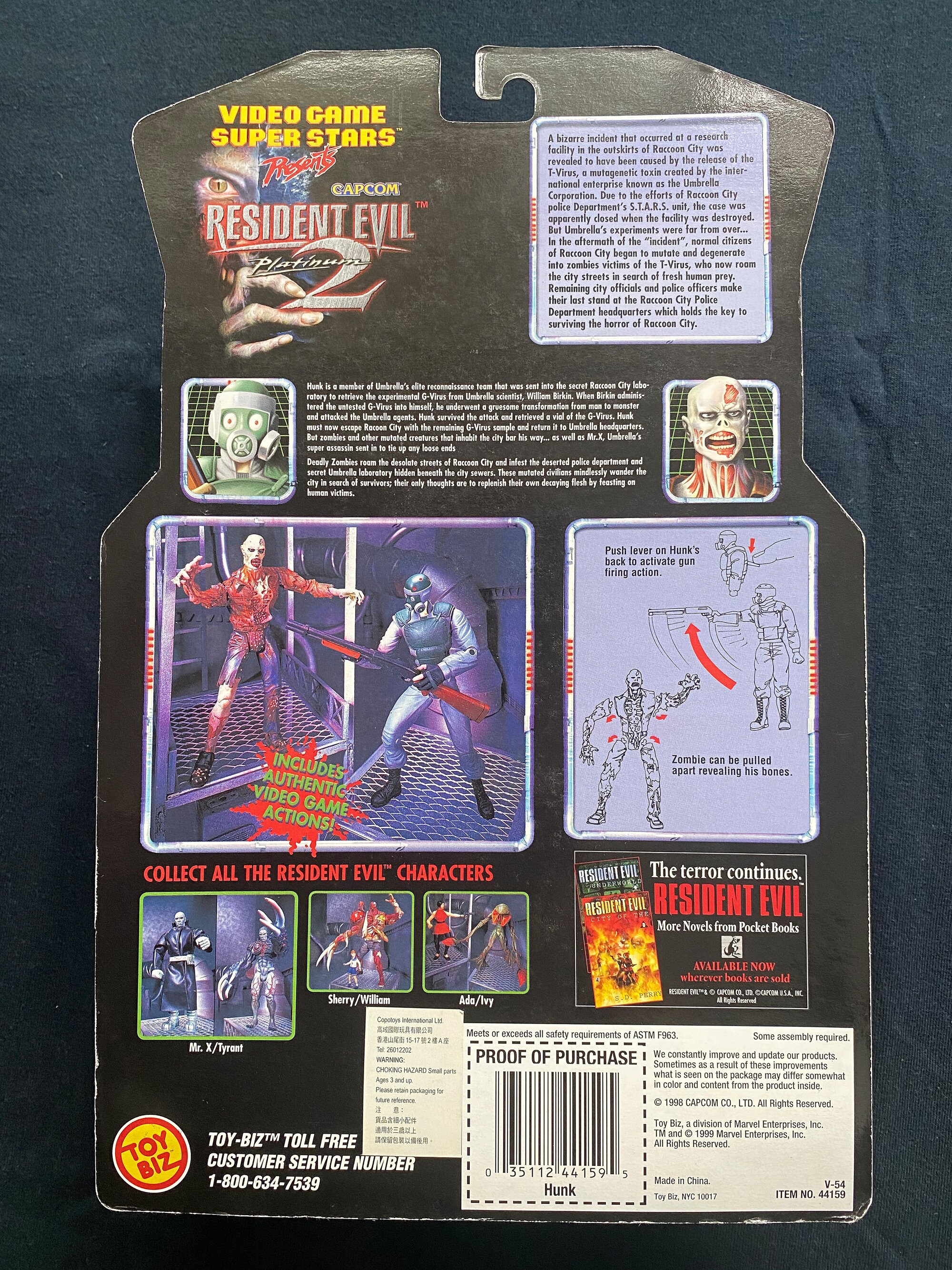 Vintage 1998 ToyBiz Capcom Resident Evil 2 Platinum Hunk & Zombie