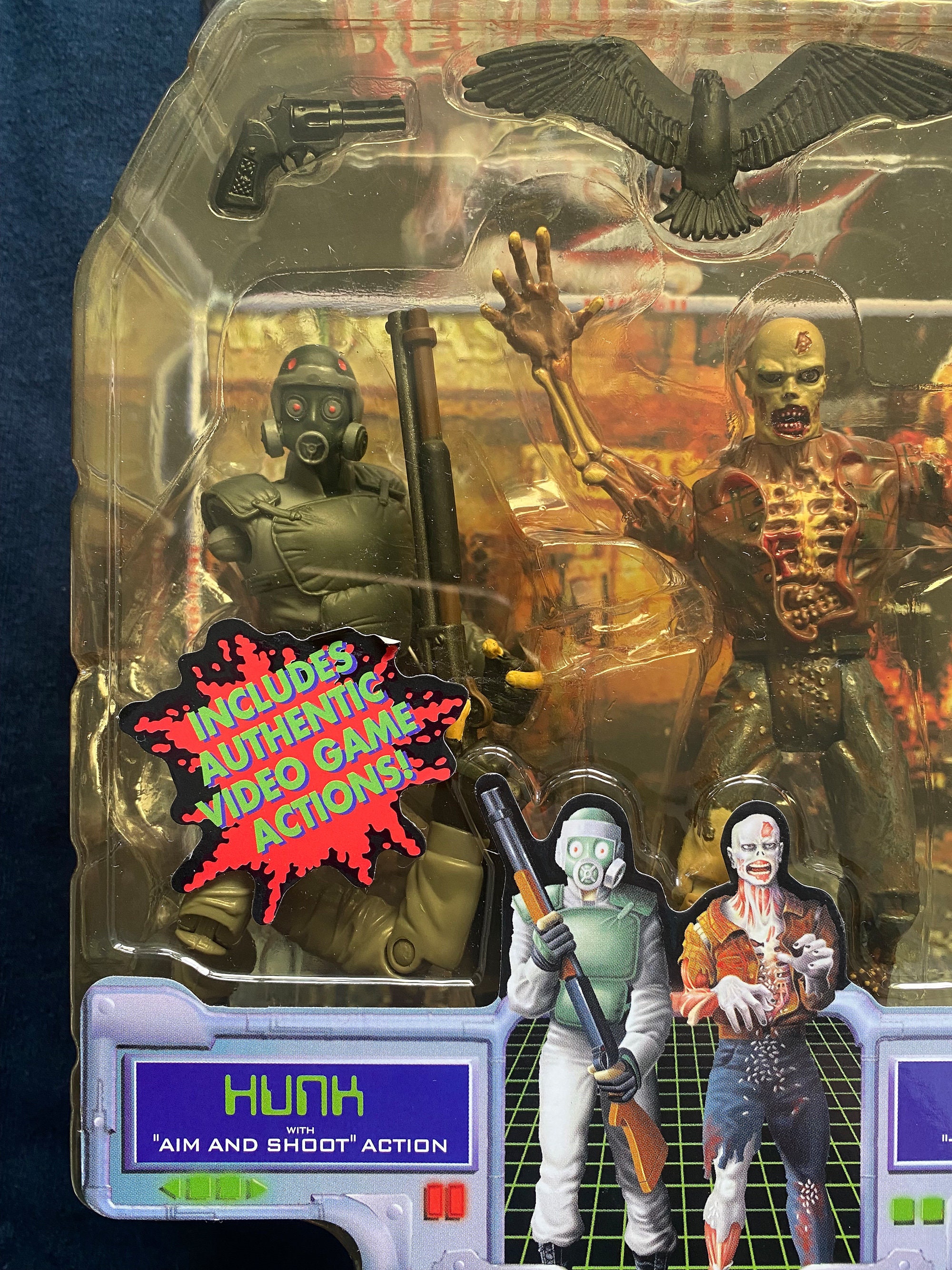Vintage 1998 ToyBiz Capcom Resident Evil 2 Platinum Hunk & Zombie