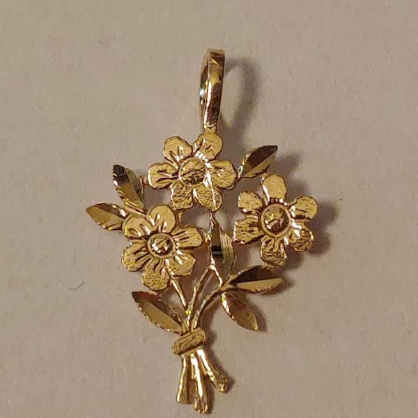 Nieuwe 14k gouden bundel bloemen bedelhanger
