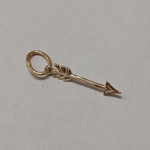 New 14k Yellow Gold Arrow Charm Pendant