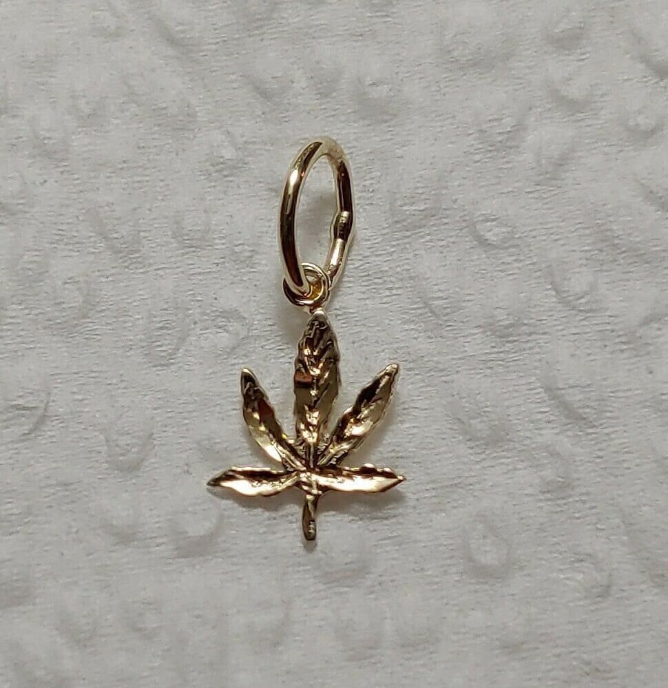 Collana con ciondolo di foglia | SHEIN ALIA