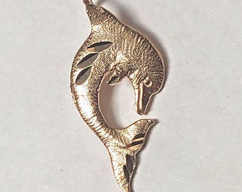 Nouveau pendentif simple dauphin sauteur en or 14 carats