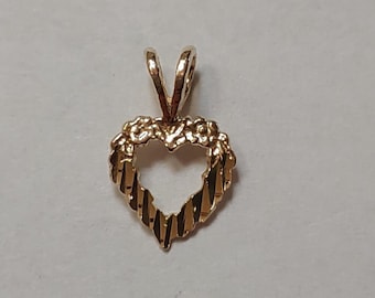 New 14k Yellow Gold Tiny Heart Charm Pendant