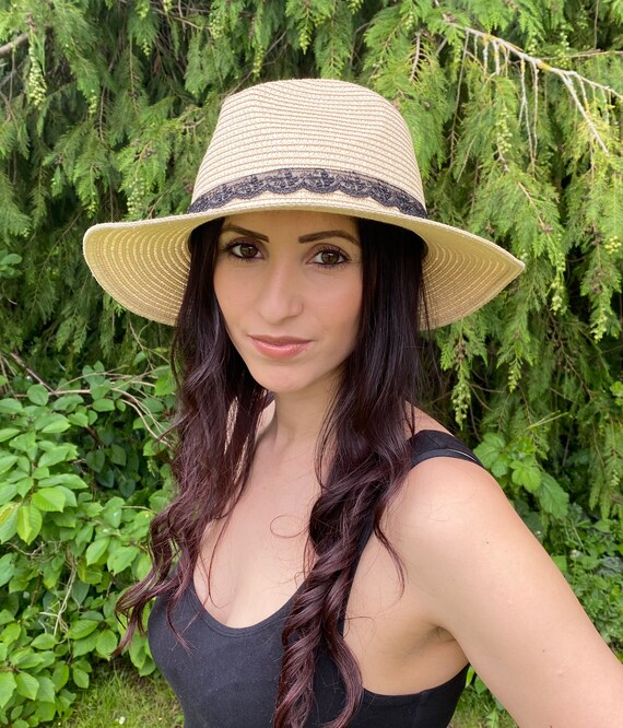 Ladies Straw Trilby Hat With Black Lace 
