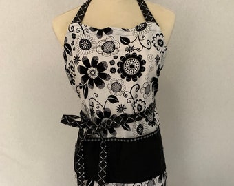 Details about   ROSE DESIGN BLACK & WHITE WAIST APRON WITH MATCHING OVEN GLOVE & TEA TOWEL BNIP