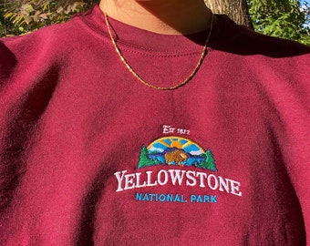 Yellowstone National Park Sweatshirt, vintage crewneck embroidered, wyoming sweater