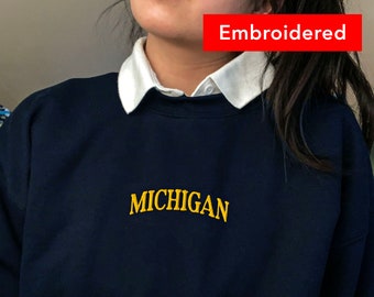 Michigan Sweatshirt University Vintage Crewneck Embroidered, Retro Sweater, student gift