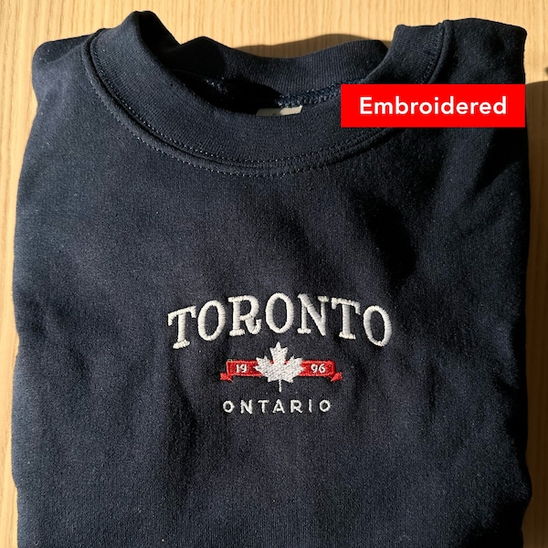 Toronto Sweatshirt, vintage Canada crewneck embroidered