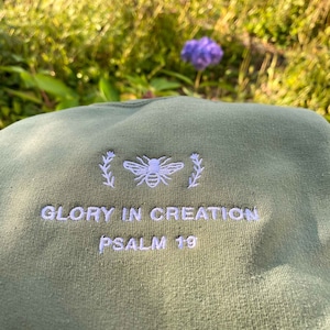 Glory in Creation Psalm Christian crewneck sweatshirt, embroidered bee sweater image 2