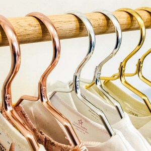 Aluminum Children's Clothes Hangers: Stylish Baby to Kids Size 7 (10-Pack)