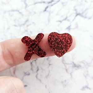 10 pcs 16mm Laser Cut Red Glitter Acrylic X and O&#39;s
