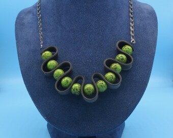 Ola de collar verde y negro, colgante de tubo interior hecho a mano, regalo ecológico para activistas de bicicletas, joyería de bicicletas