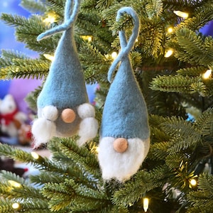 Filz Weihnachten Grau - Blaue Weihnachtsmann Wichtel Kugeln | Paar Weihnachtsmann und Frau Weihnachtsmann Kugeln